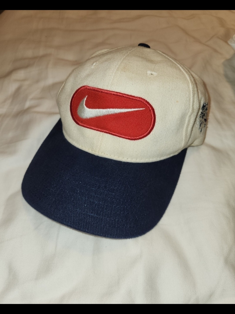 VTG Nike Connecticut Huskies Unisex Snapback Adjustable Embroidered Hat RARE New